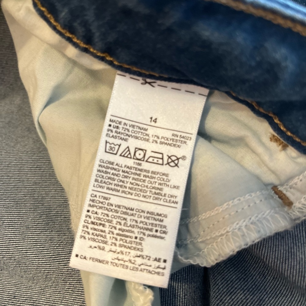 Old Navy Low-Rise Rockstar Super Skinny Jeans Size 14